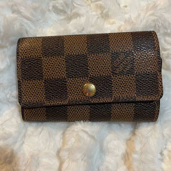Louis Vuitton Damier Ebene Key Case ๐ค - Picture 1 of 6